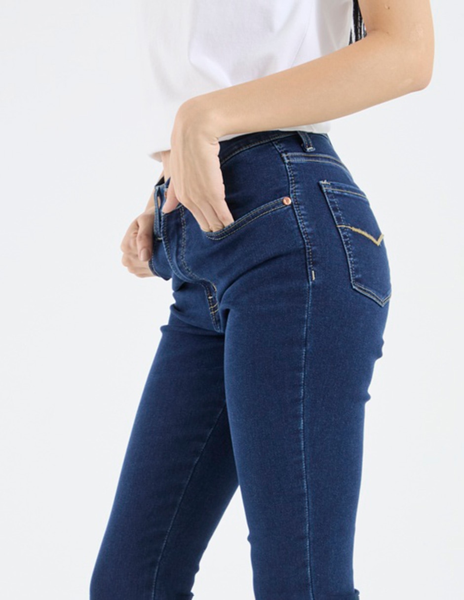 Jeans slim corte media cintura para mujer 4