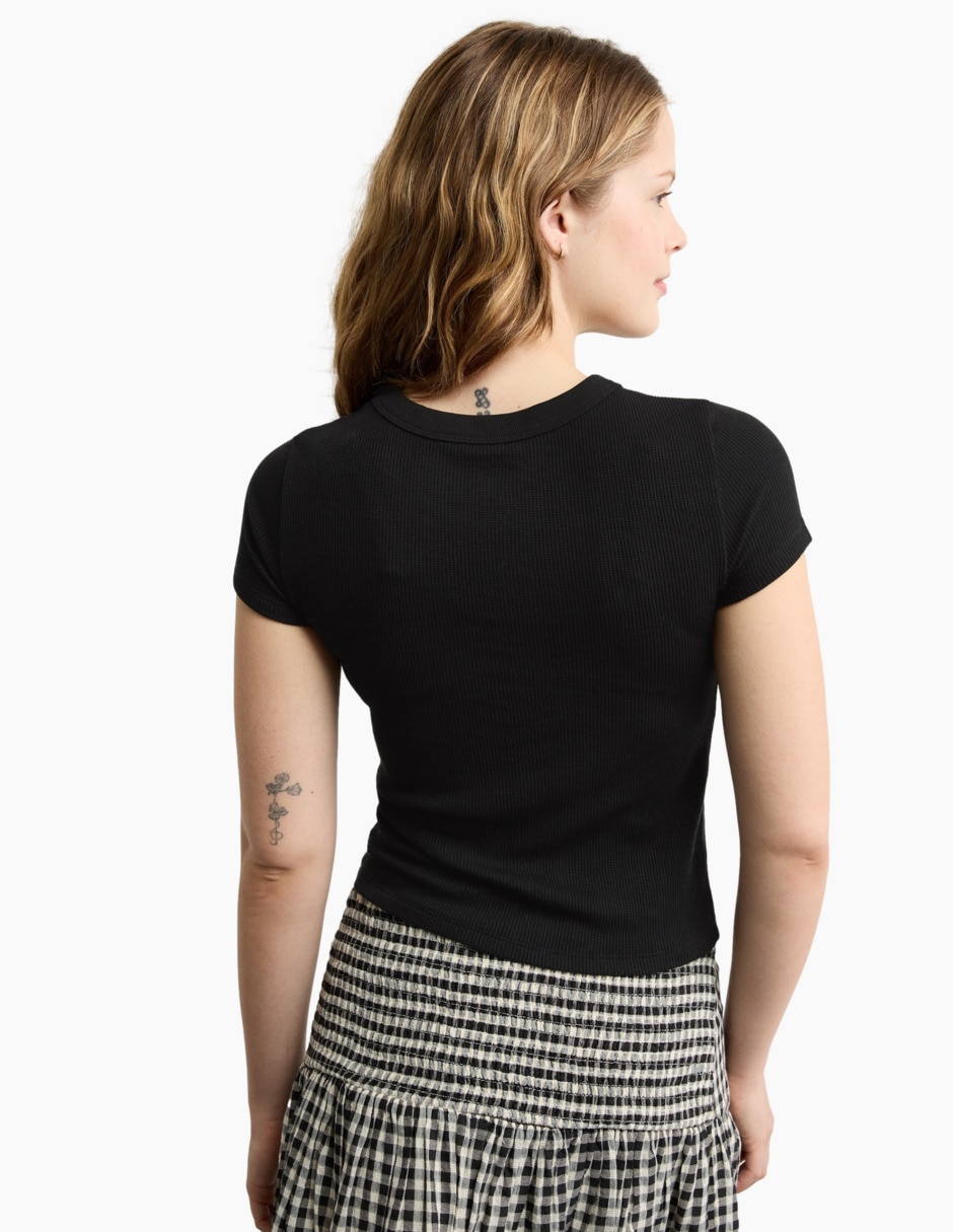 Playera manga corta American Eagle cuello redondo para mujer