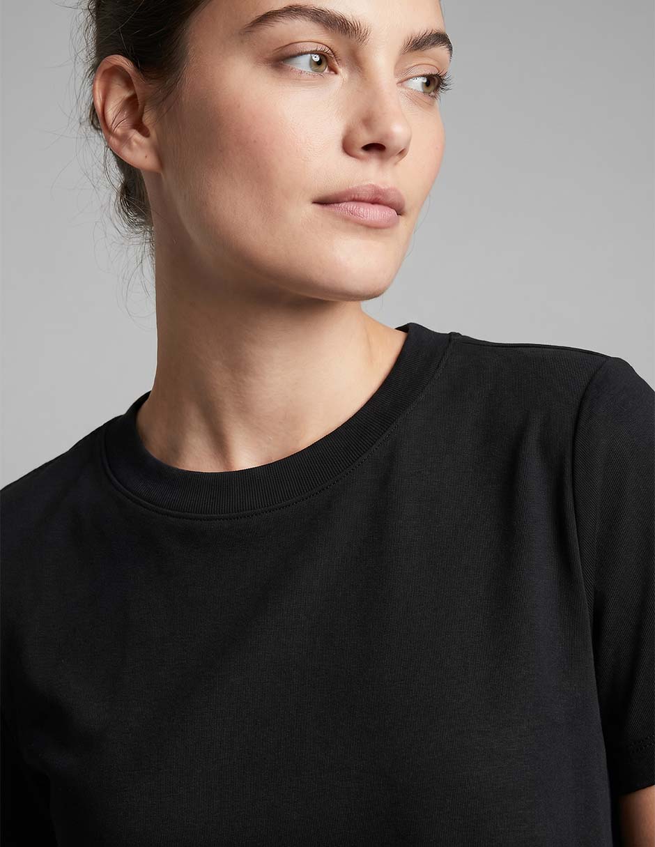 Playera manga corta cuello redondo para mujer 3