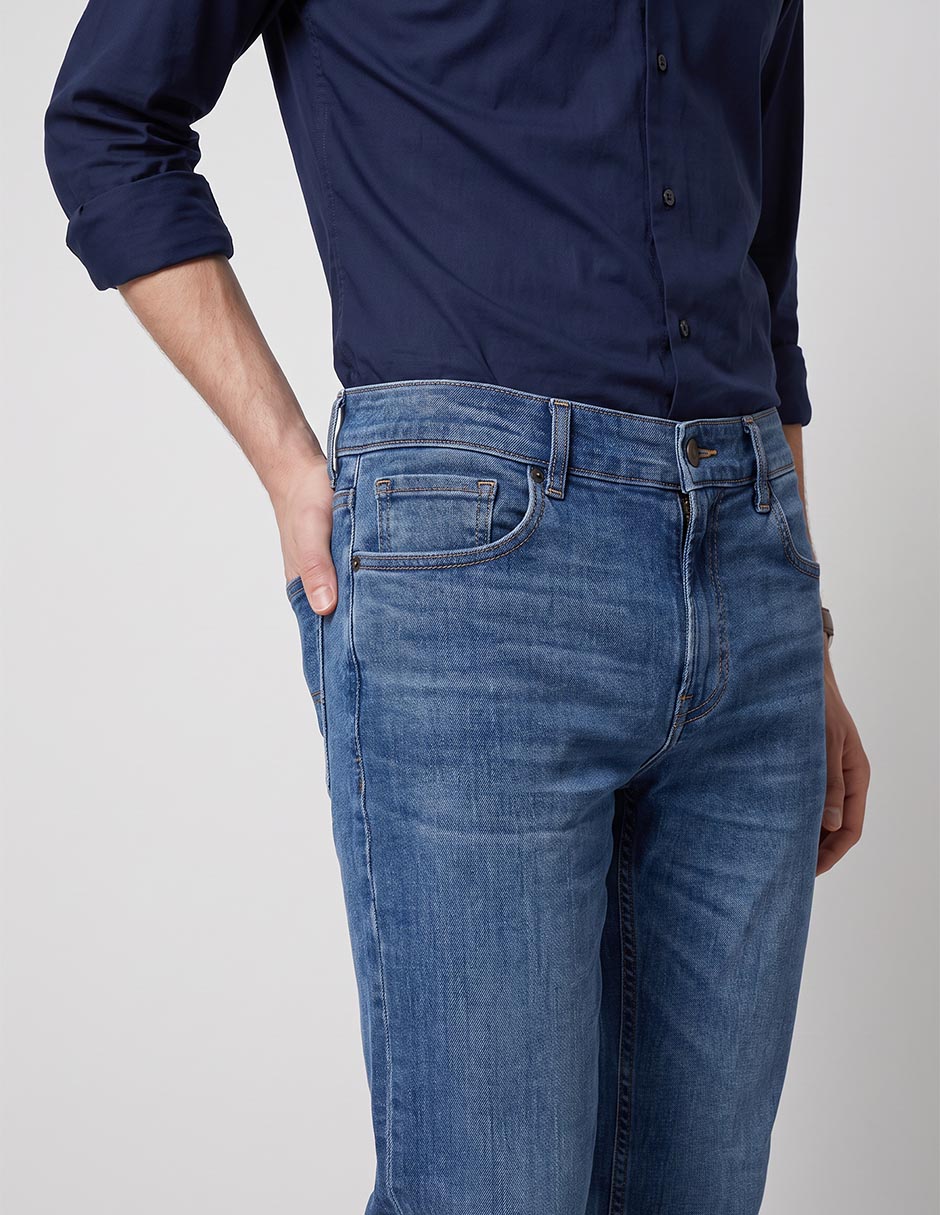 Jeans straight lavado stone wash para hombre 2