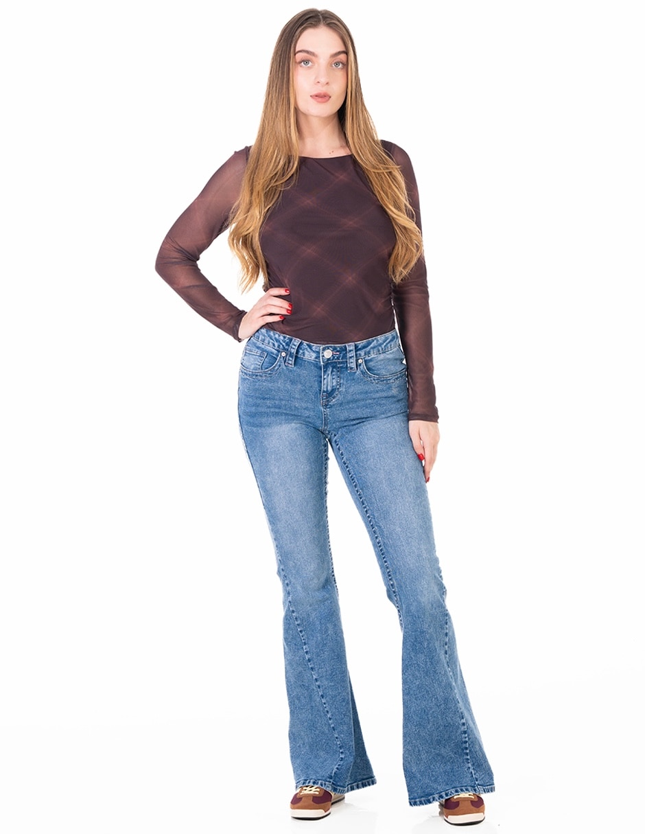 Jeans relaxed acampanado para mujer Jeans relaxed acampanado para mujer